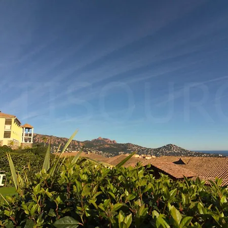 Cap Esterel : 2 Pieces Jardin, Acces Piscines - Fr-1-504-567 Appartement